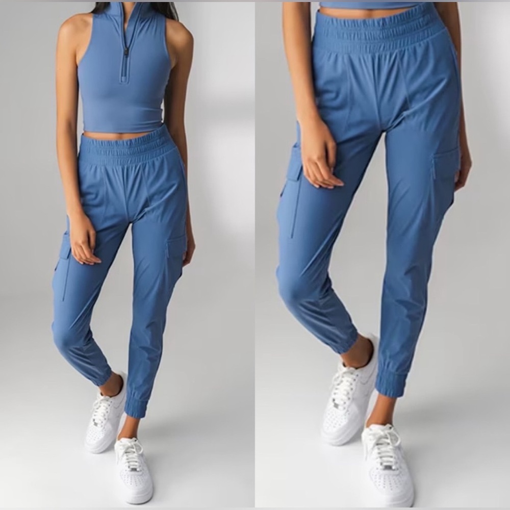 Balance Athletica women’s vitality cargo and refine crop top set size small